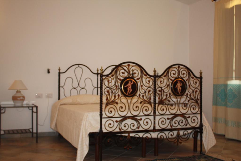 Ermosuras Villa Nuoro  Bilik gambar