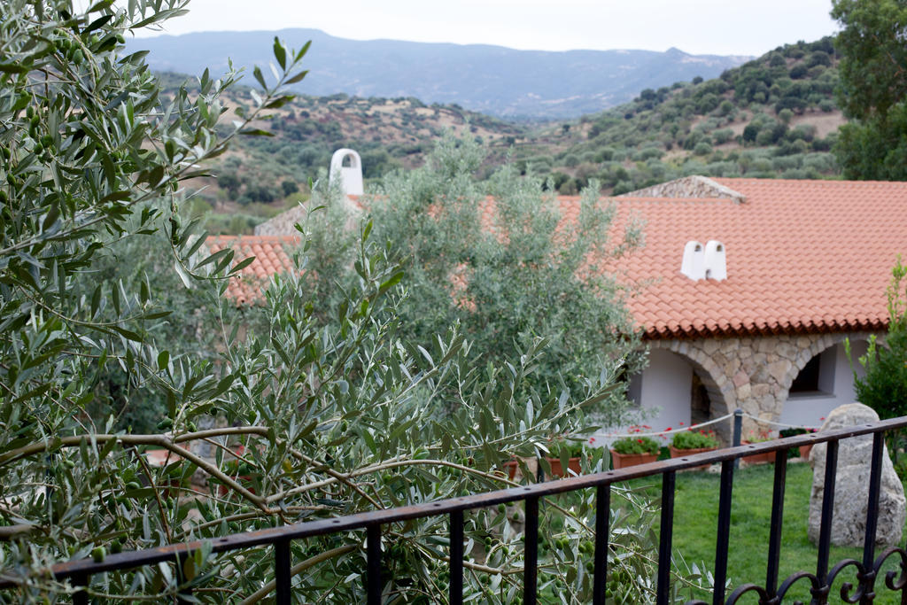 Ermosuras Villa Nuoro  Bilik gambar