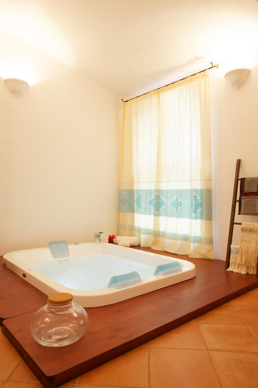 Ermosuras Villa Nuoro  Bilik gambar