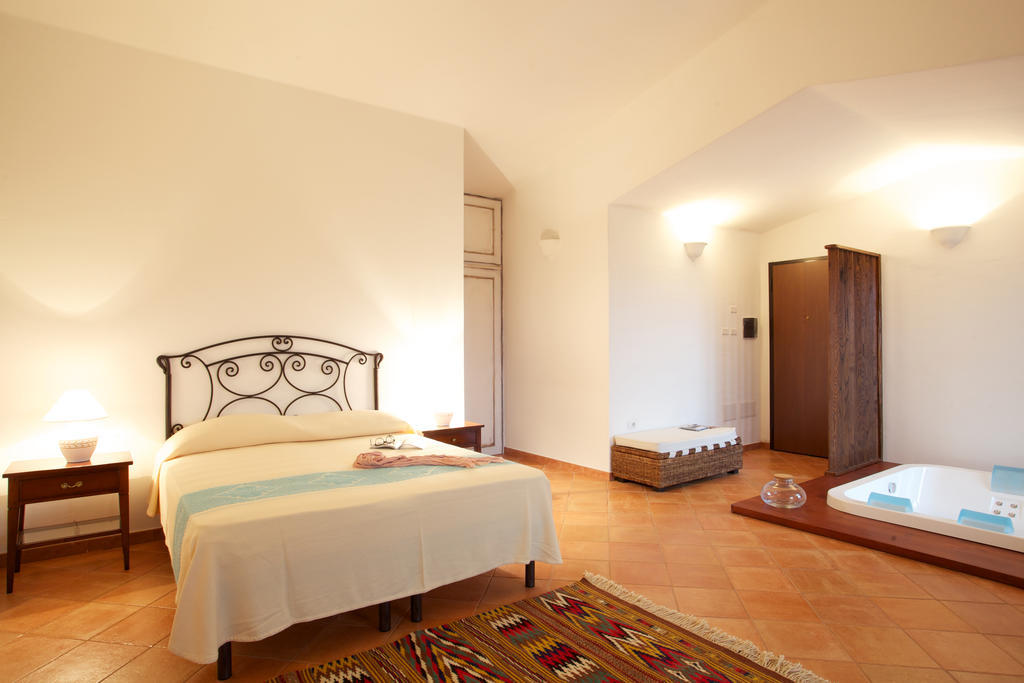 Ermosuras Villa Nuoro  Bilik gambar