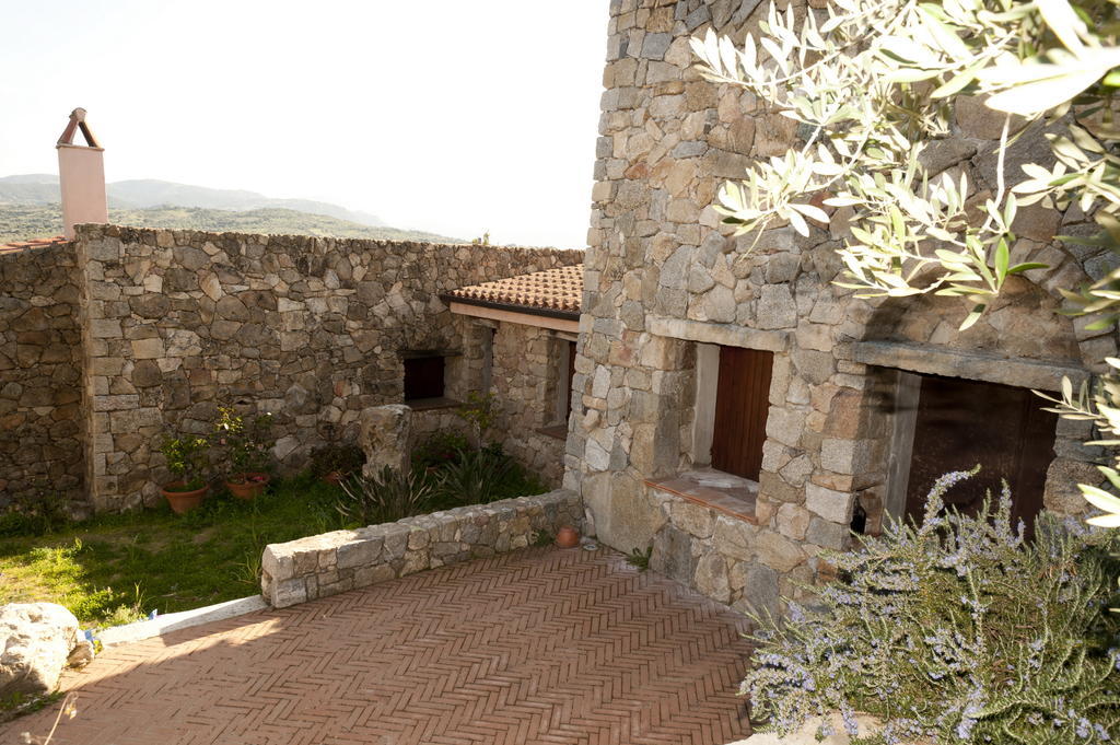 Ermosuras Villa Nuoro  Bilik gambar