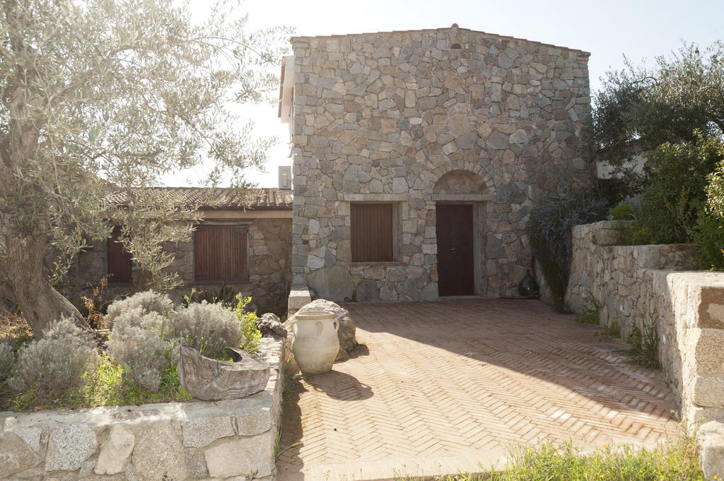 Ermosuras Villa Nuoro  Bilik gambar
